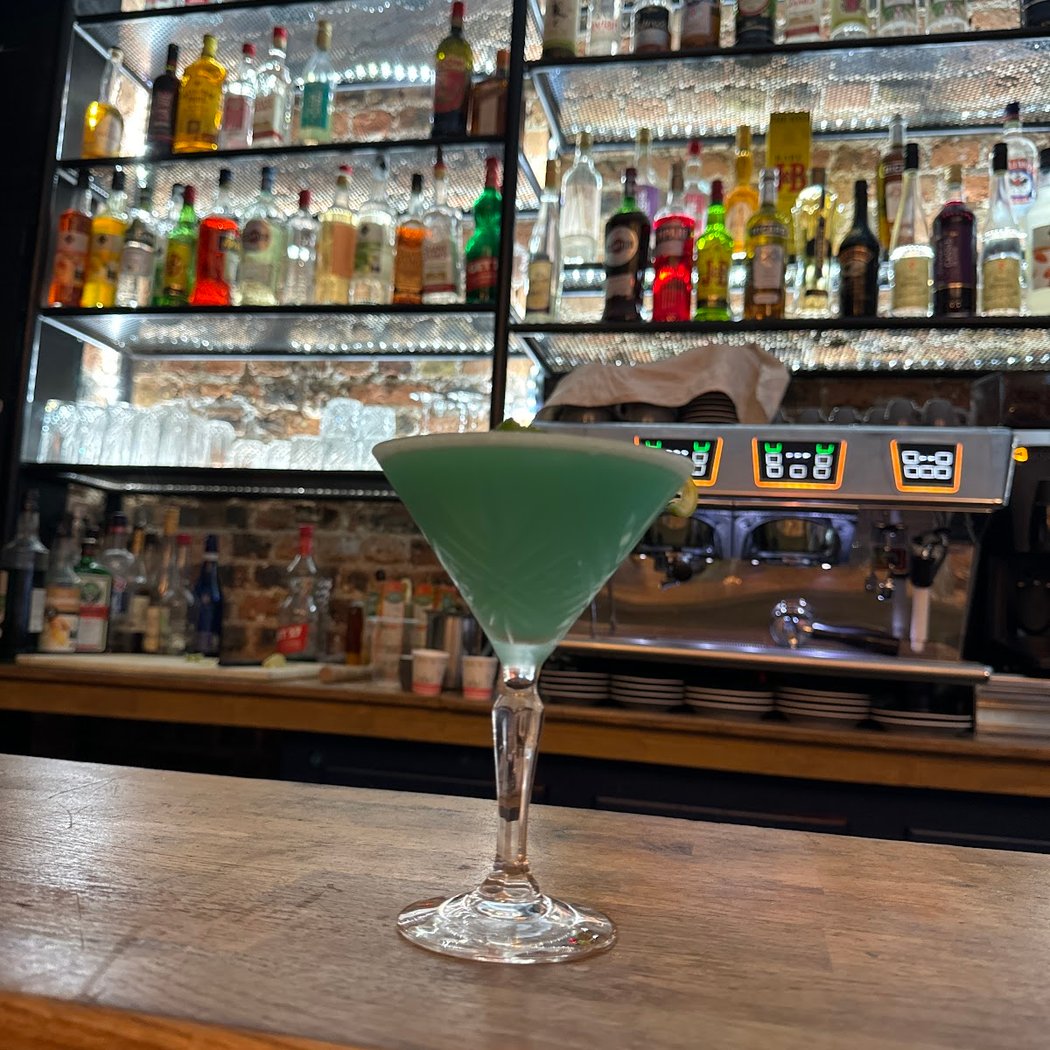 Le H Bar 1